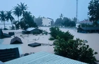 Nước lũ ngập tới nóc nhà ở Đắk Lắk, xuyên đêm sơ tán dân
