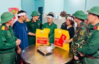 Quân khu 5 thăm hỏi gia đình chiến sĩ có 2 cháu nhỏ tử vong do sạt lở đất