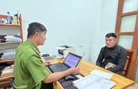 Vụ hành khách dùng đũa đâm tài xế: Giám định thương tích nạn nhân