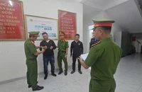 Bắt giam 2 bị can vô cớ đánh người nằm liệt giường