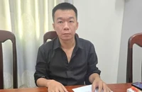 Bị can dàn cảnh bán đá thiên thạch, cướp 1,5 tỉ đồng từ Campuchia về đầu thú