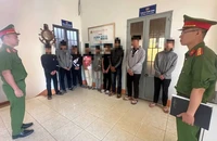 2 thiếu nữ cùng nhóm học sinh mang hung khí đánh nhau vì mâu thuẫn