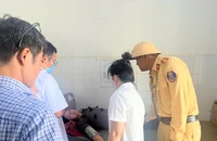 CSGT Lâm Đồng kịp thời chở một phụ nữ có biểu hiện đột quỵ đi cấp cứu tại bệnh viện