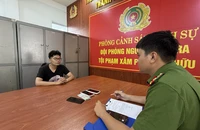 Nam thanh niên sống cùng người yêu hơn mình 15 tuổi rồi trộm 5 cây vàng
