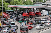 Tân thủ tướng nói Sri Lanka chỉ còn dự trữ xăng cho 1 ngày, cần gấp 75 triệu USD nhập hàng thiết yếu