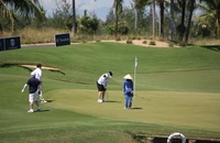 Cấm cửa golfer đánh nữ nhân viên phục vụ trên toàn hệ thống BRG Golf