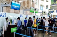 Tiếp tục xem xét giảm phí bảo trì đường bộ, phí hàng không
