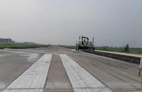 Sân bay Tân Sơn Nhất tạm đóng cửa một đường băng để sửa chữa