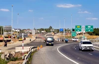 Bộ GTVT lý giải nguyên nhân cao tốc chưa đạt chuẩn