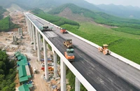 Dự án đường bộ cao tốc phía Nam gặp khó về mặt bằng và vật liệu xây dựng