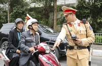 Đề xuất CSGT được truy đuổi người vi phạm và sử dụng vũ khí khi bị tấn công
