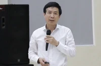 BHXH Việt Nam: Cơ sở y tế bắt buộc người bệnh xuất trình thẻ BHYT giấy là chưa phù hợp