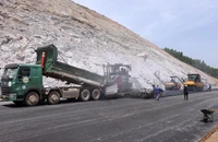 Nhiều dự án giao thông gặp khó do giá vật liệu xây dựng tăng, nhà thầu đối diện cảnh thua lỗ nặng