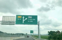 Vỡ tiến độ thu phí và thông tuyến cao tốc Bắc - Nam ?