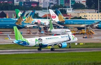 Giá vé máy bay Tết chặng TP.HCM - Hà Nội khứ hồi 7-8 triệu đồng 