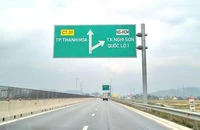 Xem xét điều chỉnh tốc độ với từng loại xe trên cao tốc 4 làn, chưa có làn dừng khẩn cấp liên tục