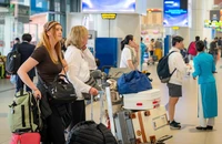 Hàng loạt chuyến bay từ Nội Bài, Tân Sơn Nhất đi Trung Đông bị hủy