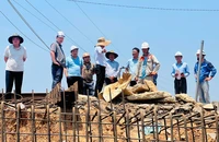 Doanh nghiệp gặp khó vì giá vật liệu tăng, Cục Đường bộ nói chưa thể điều chỉnh hợp đồng