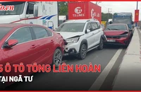 5 chiếc ô tô tông liên hoàn tại ngã tư