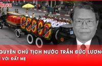 Linh xa chở linh cữu nguyên Chủ tịch nước Trần Đức Lương đi qua hàng loạt tuyến phố Hà Nội