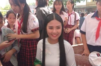 Hoa hậu Ngọc Hân mang Tủ sách Nhân Ái đến học sinh Phú Quốc 