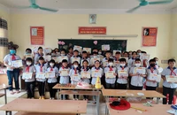 Lại tới “mùa” khoe giấy khen