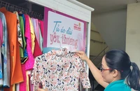 Gần 3.000 áo dài, vải may áo dài trao gửi yêu thương 