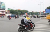 Tháo dỡ vòng xoay tại giao lộ Phạm Văn Đồng - Lê Quang Định: Bạn đọc hoan nghênh! 