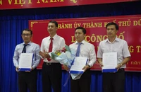 TP Thủ Đức trao quyết định cán bộ phường An Khánh, Thủ Thiêm