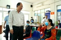 Phó Bí thư TP.HCM Nguyễn Hồ Hải khảo sát thực tế tại phường đông dân 