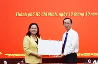 PGS.TS Trần Hoàng Ngân làm thư ký Bí thư Thành ủy TP.HCM Nguyễn Văn Nên 