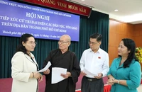 Cử tri kiến nghị về việc cấp sổ hồng, cho vay nặng lãi 