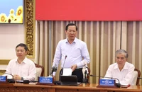 Chủ tịch TP.HCM Phan Văn Mãi: Không để tình trạng thiếu vật tư y tế khiến dân lo lắng