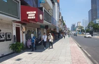 Chủ tịch Phan Văn Mãi nói về đề xuất lắp mái che đường Lê Lợi, quận 1