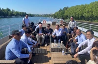 Lãnh đạo TP.HCM học kinh nghiệm quy hoạch sông Seine để vận dụng cho bờ sông Sài Gòn