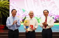 Ông Nguyễn Văn Nên: Các Bí thư khu phố, ấp đã sống vì người khác, vì nước, vì dân...