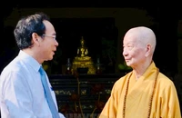 Bí thư Thành ủy TP.HCM Nguyễn Văn Nên thăm, chúc tết Đại lão Hòa thượng Thích Trí Quảng