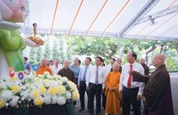 Lãnh đạo TP.HCM thăm, chúc mừng Đại lễ Phật Đản 