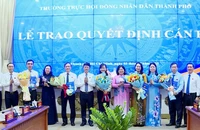 Thường trực HĐND TP.HCM trao quyết định nhân sự chủ chốt