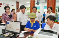 Lãnh đạo phường nêu vướng mắc qua 16 ngày vận hành khi làm việc với Chủ tịch HĐND TP.HCM