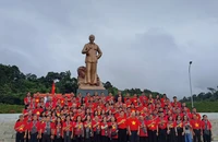 Đoàn đại biểu trí thức TP.HCM thăm Khu di tích Quốc gia đặc biệt Tân Trào