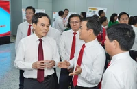 Bí thư Trần Lưu Quang cùng đoàn đại biểu dự Đại hội Đảng bộ TP.HCM tham quan Metro số 1