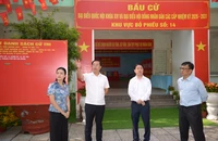 Ông Lê Quốc Phong kiểm tra công tác chuẩn bị bầu cử tại Hóc Môn, Đông Thạnh...