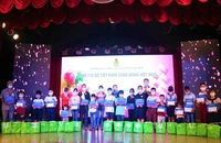 Trao 114 sổ tiết kiệm Công đoàn trị giá 1,3 tỷ cho trẻ mồ côi do COVID-19