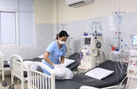 Những người “hô biến” buồng bệnh trở nên sạch sẽ