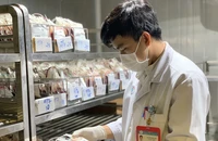Bệnh viện Chợ Rẫy chuyển 4.000 đơn vị máu hỗ trợ Cần Thơ