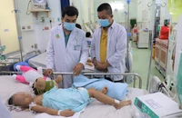Lần đầu tiên có trẻ mắc tay chân miệng phải chạy ECMO