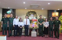 Phó Chủ tịch Dương Anh Đức thăm cán bộ lão thành ngành y tế