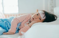 Chăm sóc trẻ bệnh mùa nắng nóng