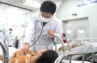 Nữ sinh nằm phòng riêng thi vào lớp 10 đã nhập viện cấp cứu